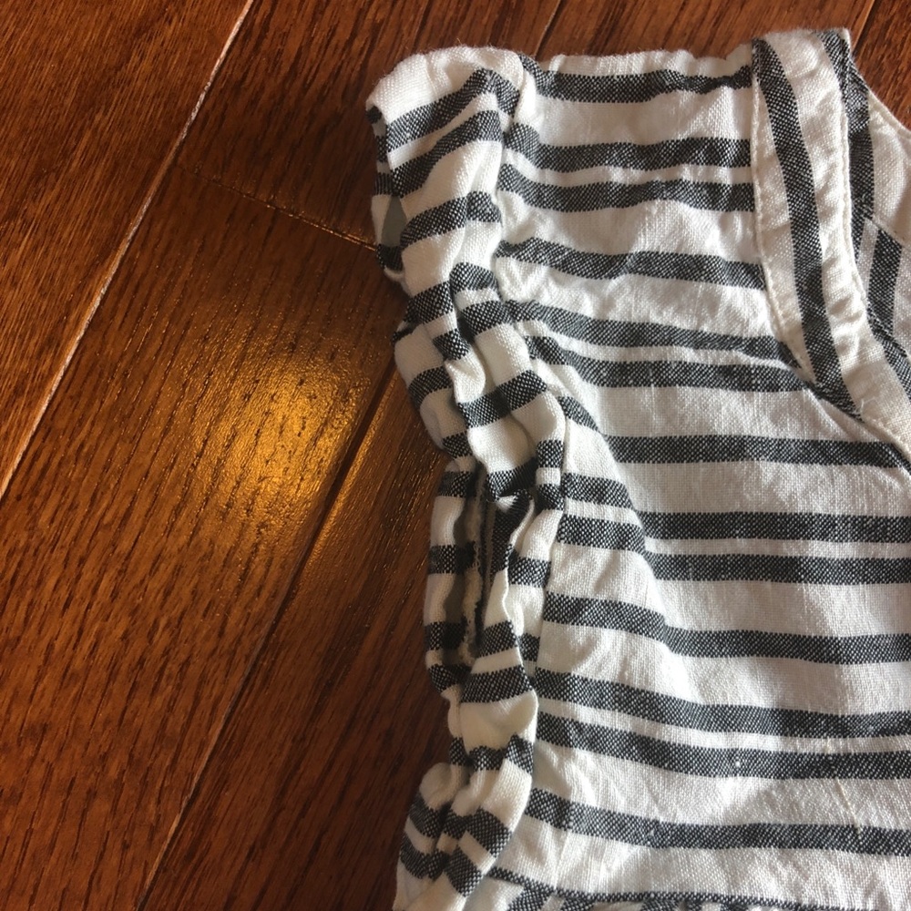 Striped Flutter Shell Linen Tank - Picture 3 of 3